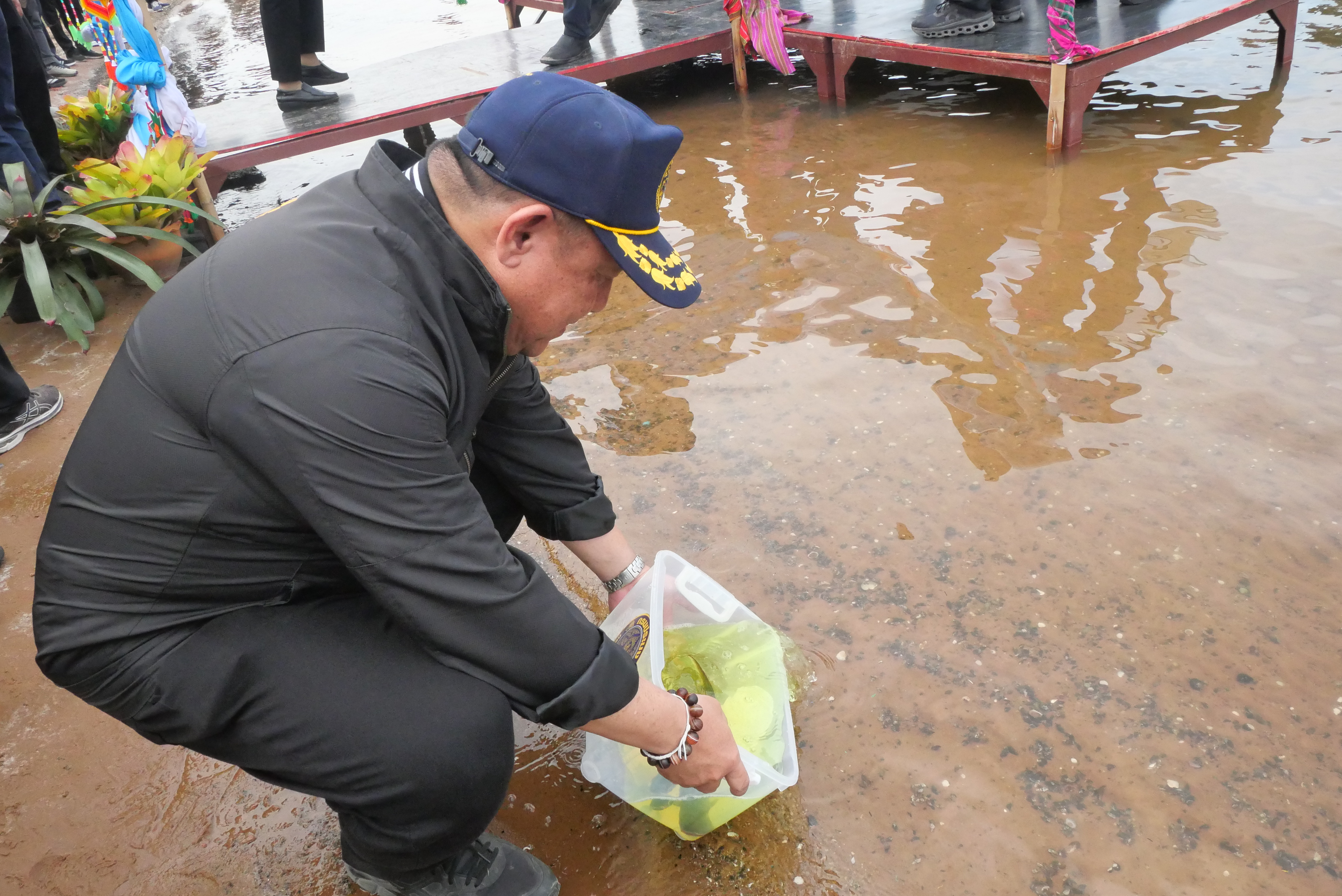 title - ส.ป.ก. ติดตามรัฐมนตรีช่วยว่าการกระทรวงเกษตรและสหกรณ์ (นายวัชระพล ขาวขำ) พร้อมคณะ ลงพื้นที่ตรวจราชการในพื้นที่จังหวัดกาฬสินธุ์ (จุดที่ 3) 